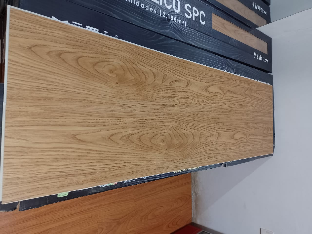 PISO VINILICO SPC